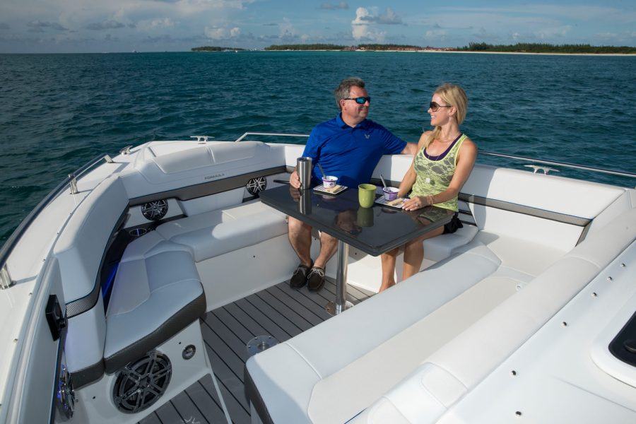 Formula 400 Super Sport Crossover | 40 ft Boat w/ Open Bow