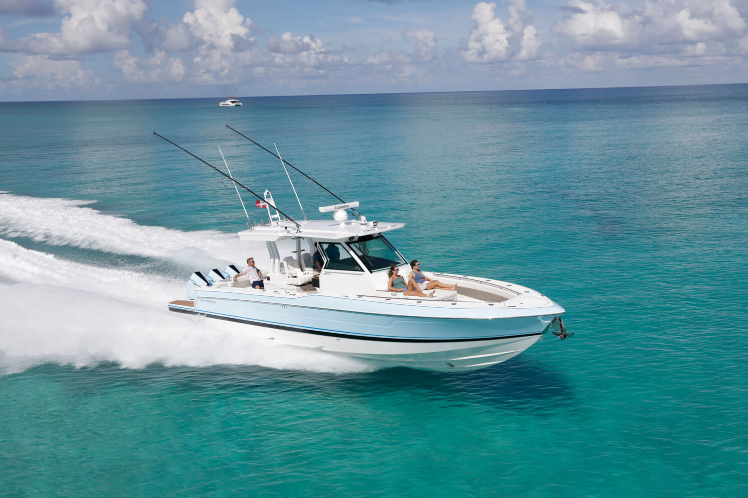 38 ft Luxury Fishing Boat - 387 Center Console Fish