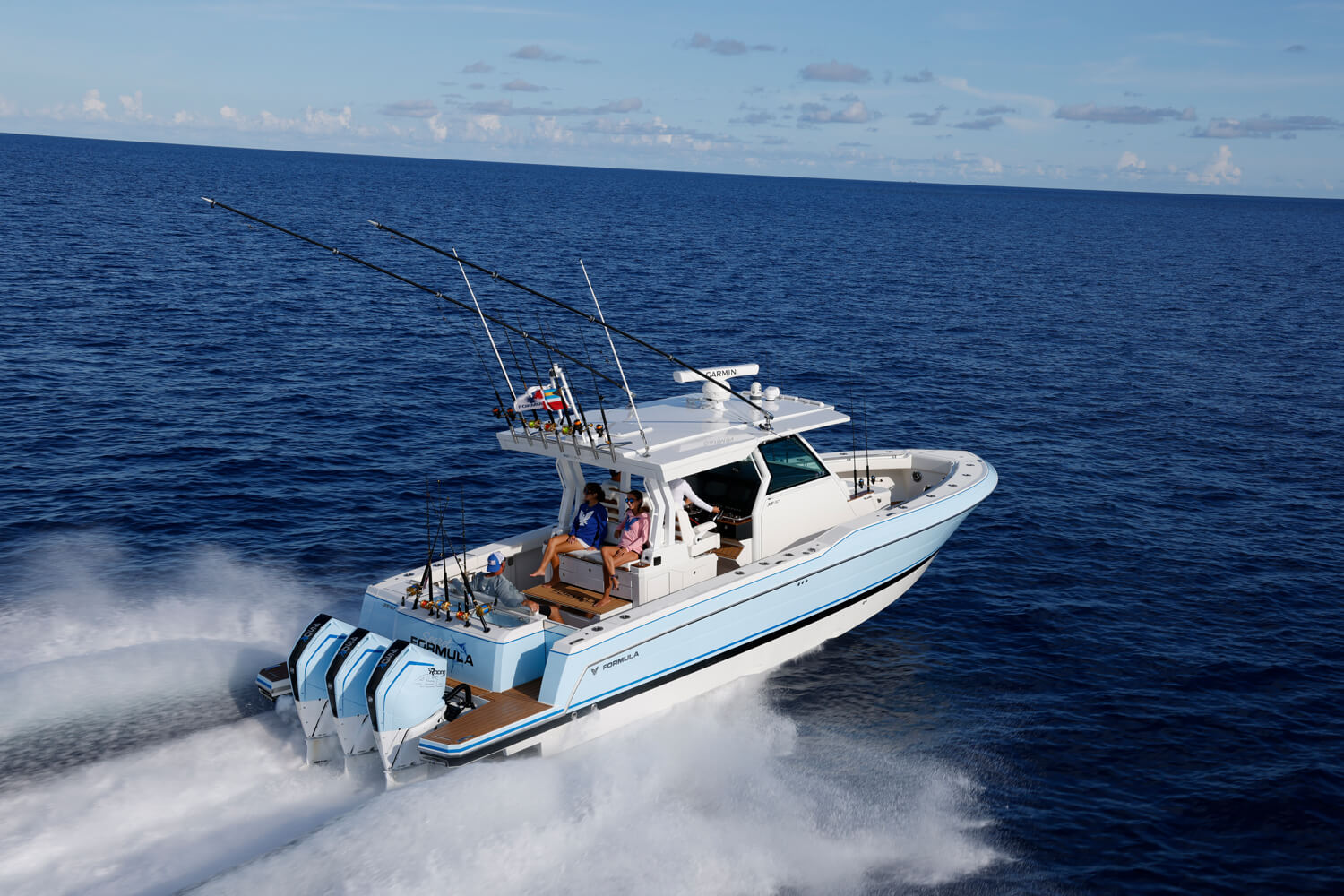 38 ft Luxury Fishing Boat - 387 Center Console Fish