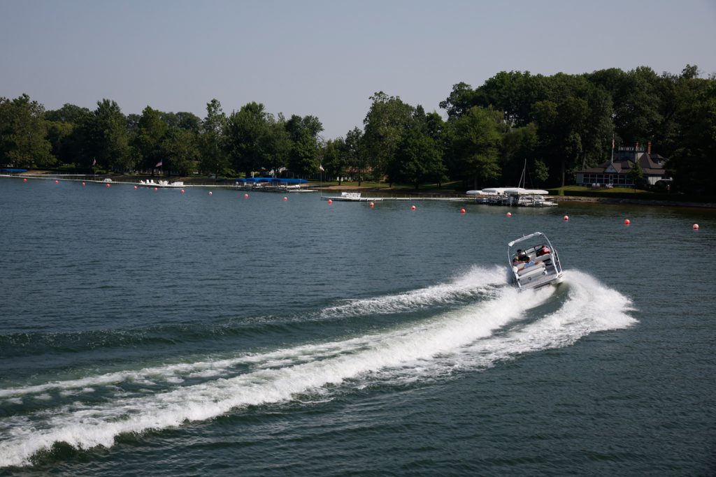 Formula 270 Bowrider | 27 ft Boat | Explore Our Model