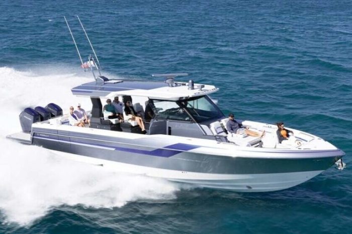 457-center-console-sport-cropped